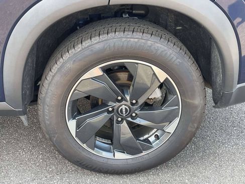 Used 2024 Nissan Rogue SV AWD/4WD image 9