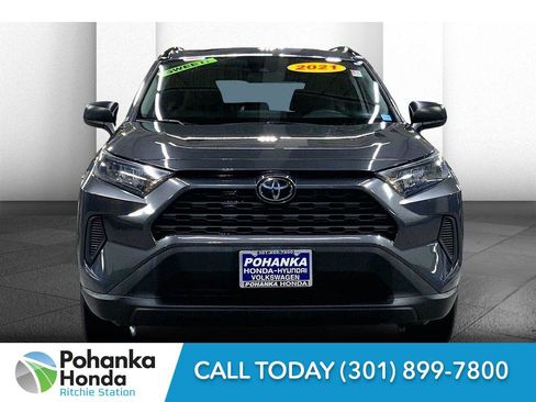 Used 2021 Toyota RAV4 LE image 2
