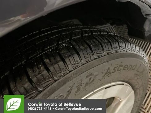 Used 2011 Toyota Prius Three image 25