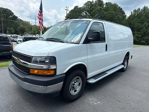Used 2025 Chevrolet Express 2500 w/ Driver Convenience Package RWD image 3