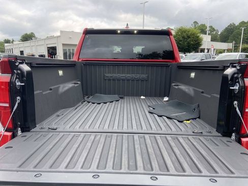 Used 2025 Toyota Tacoma SR5 AWD/4WD image 11
