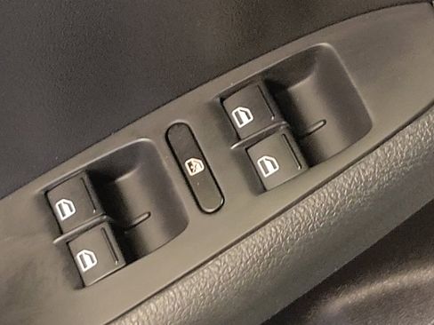 Used 2017 Volkswagen Jetta S image 27