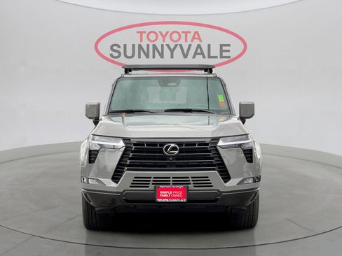 Used 2024 Lexus GX 550 image 11