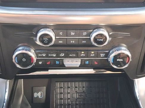 Used 2023 Ford F150 Lariat w/ Equipment Group 502A High image 19