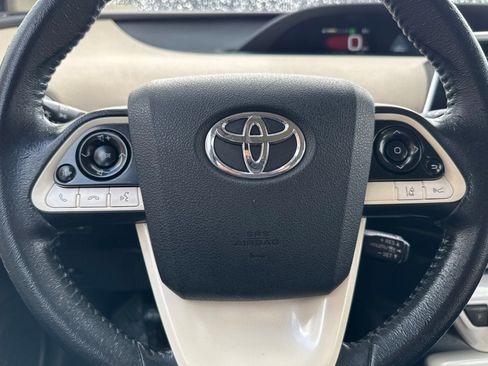 Used 2016 Toyota Prius Four w/ Advanced Technology Package image 22