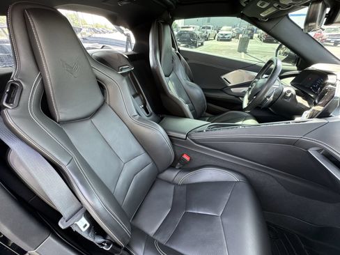 Used 2021 Chevrolet Corvette Stingray Preferred Cpe w/ Z51 Performance Package RWD image 25