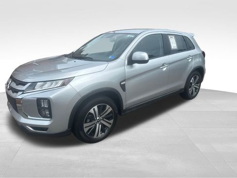 Used 2025 Mitsubishi Outlander Sport SE AWD/4WD image 3
