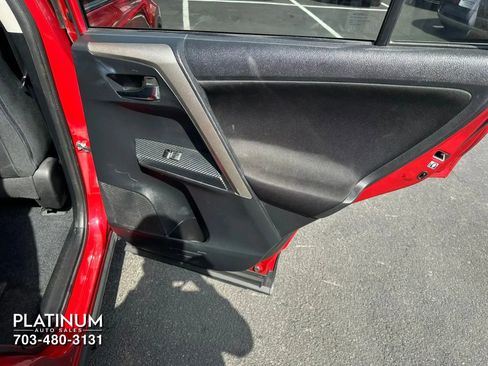 Used 2014 Toyota RAV4 XLE image 17