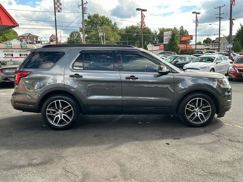 Used 2018 Ford Explorer Sport w/ Equipment Group 401A image 8