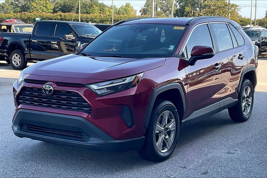 Used 2023 Toyota RAV4 XLE FWD image 3