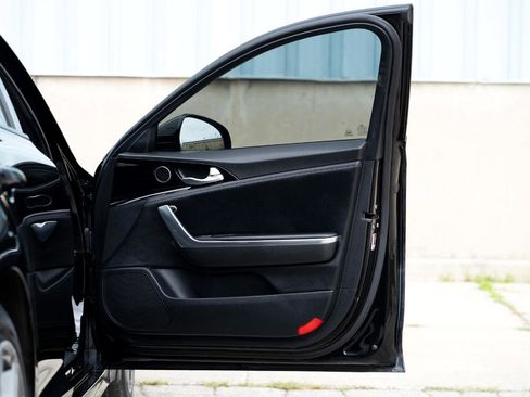 Used 2021 Kia Stinger GT-Line image 34