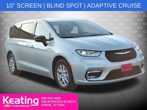 Used 2024 Chrysler Pacifica Touring-L FWD image 1