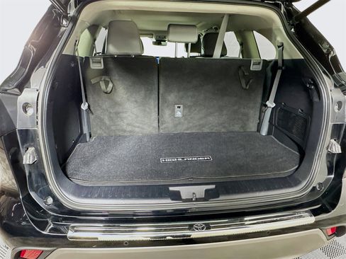Used 2022 Toyota Highlander Platinum image 24