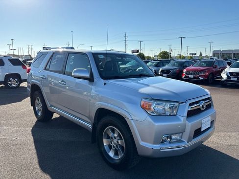 Used 2011 Toyota 4Runner SR5 w/ Premium Pkg w/Leather AWD/4WD image 3
