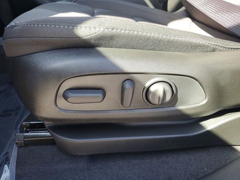 Used 2027 Chevrolet Bolt LT w/ Comfort Package FWD image 21