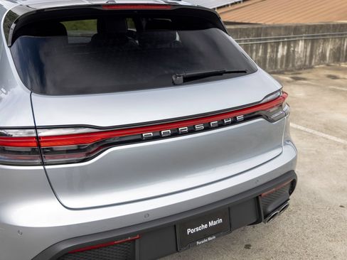 Certified 2026 Porsche Macan AWD/4WD image 23