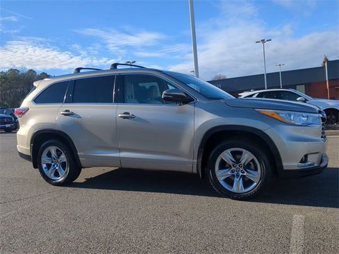 Used 2016 Toyota Highlander Limited image 2
