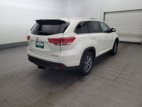 Used 2019 Toyota Highlander XLE AWD/4WD image 9