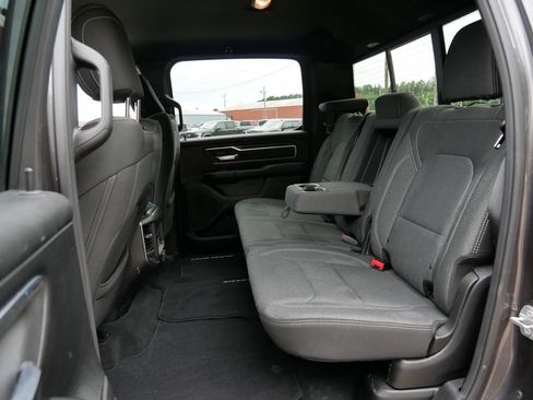 Used 2019 RAM 1500 Big Horn AWD/4WD image 11