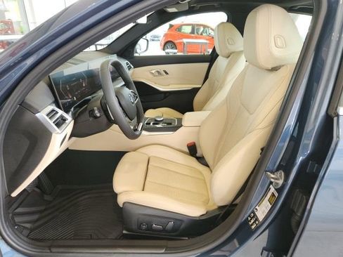 Used 2025 BMW 330i xDrive Sedan w/ Premium Package AWD/4WD image 17