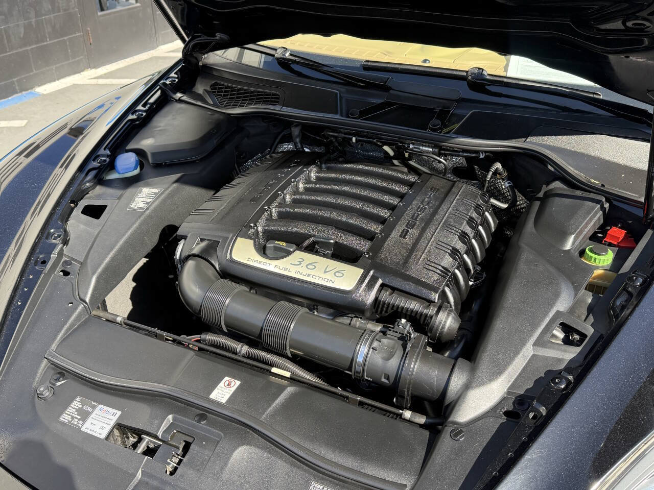 Used 2012 Porsche Cayenne AWD/4WD image 18