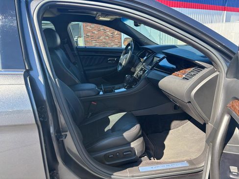 Used 2018 Ford Taurus Limited w/ Driver Assist Package image 13