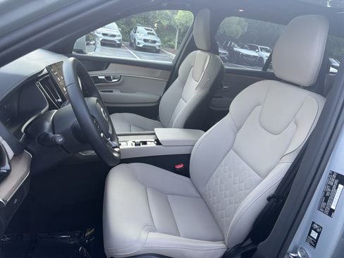 Certified 2026 Volvo XC90 B6 Plus AWD/4WD image 18