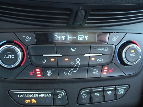 Used 2019 Ford Escape Titanium image 26