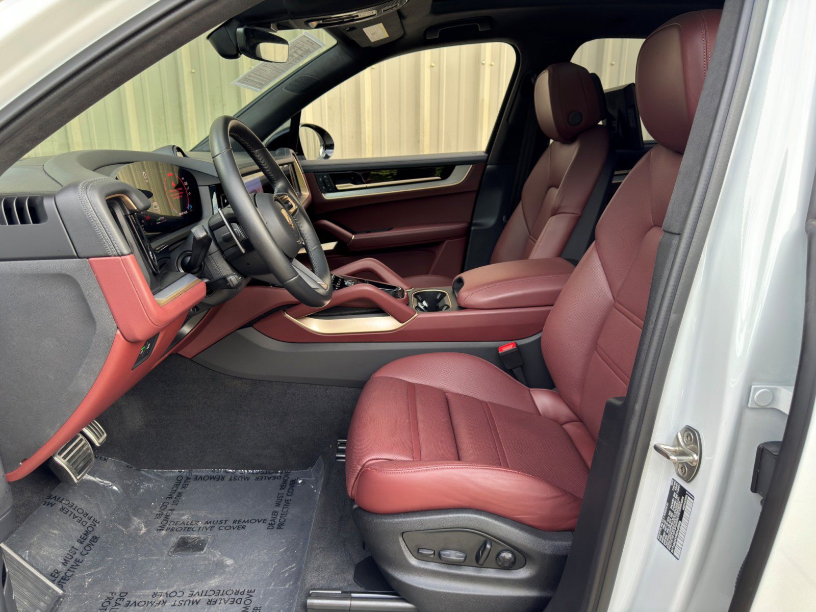Used 2024 Porsche Cayenne Turbo AWD/4WD image 17
