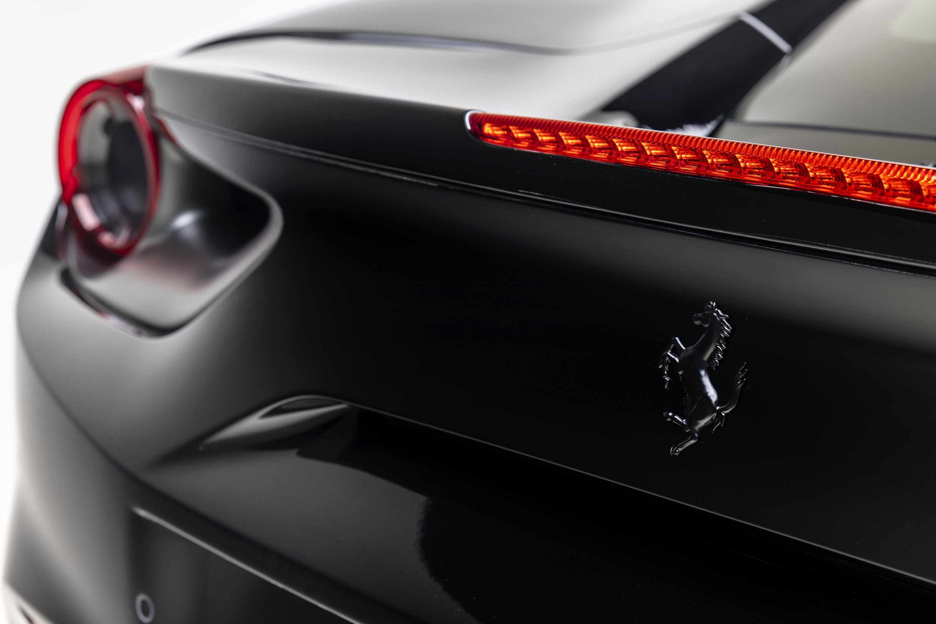 Certified 2018 Ferrari 488 GTB RWD image 24