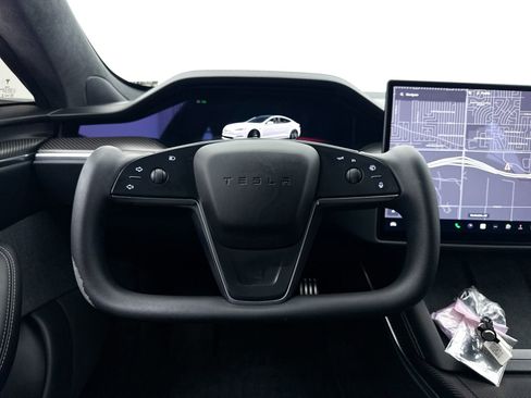 Used 2021 Tesla Model S Plaid image 36