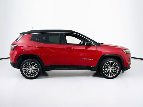 Used 2024 Jeep Compass Limited w/ Elite Group AWD/4WD image 4
