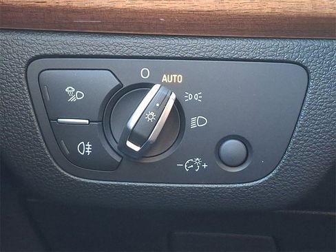 Used 2023 Audi Q5 2.0T Premium w/ Convenience Package image 24