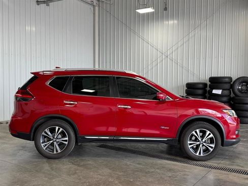 Used 2017 Nissan Rogue SL AWD/4WD image 2