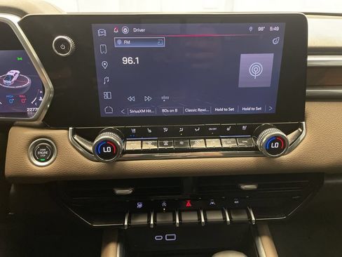 Used 2025 GMC Canyon Denali AWD/4WD image 15
