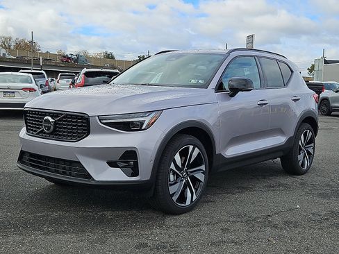 New 2026 Volvo XC40 B5 Ultra w/ Protection Package Premier image 3
