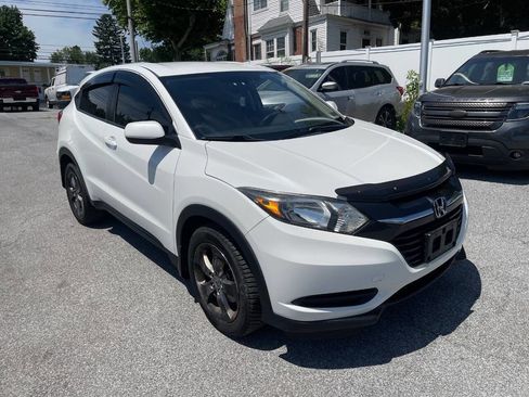 Used 2018 Honda HR-V LX image 4