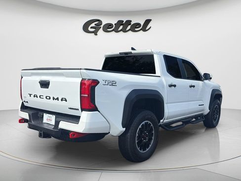 Used 2025 Toyota Tacoma TRD Off-Road AWD/4WD image 5