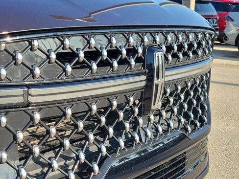 Certified 2025 Lincoln Navigator Black Label AWD/4WD image 7