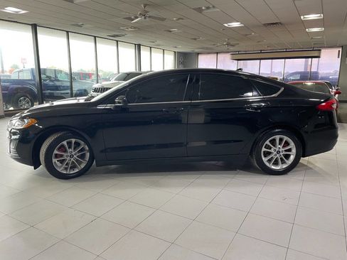 Used 2020 Ford Fusion SE image 4