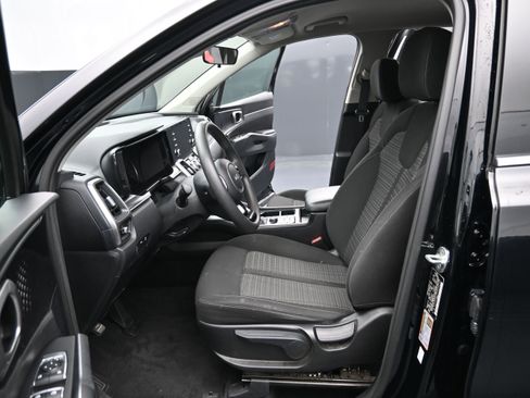 Used 2023 Kia Sorento LX FWD image 12