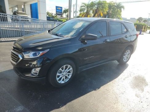 Used 2020 Chevrolet Equinox LS image 3