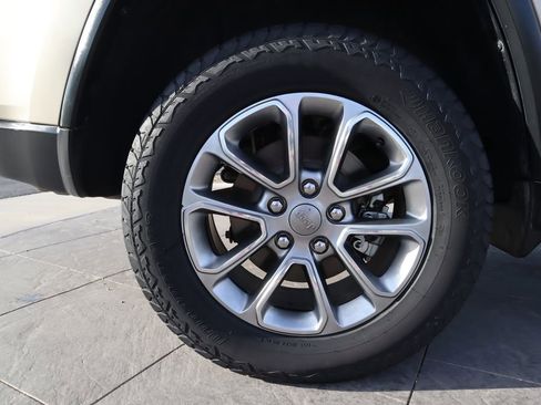 Used 2015 Jeep Grand Cherokee Limited image 30