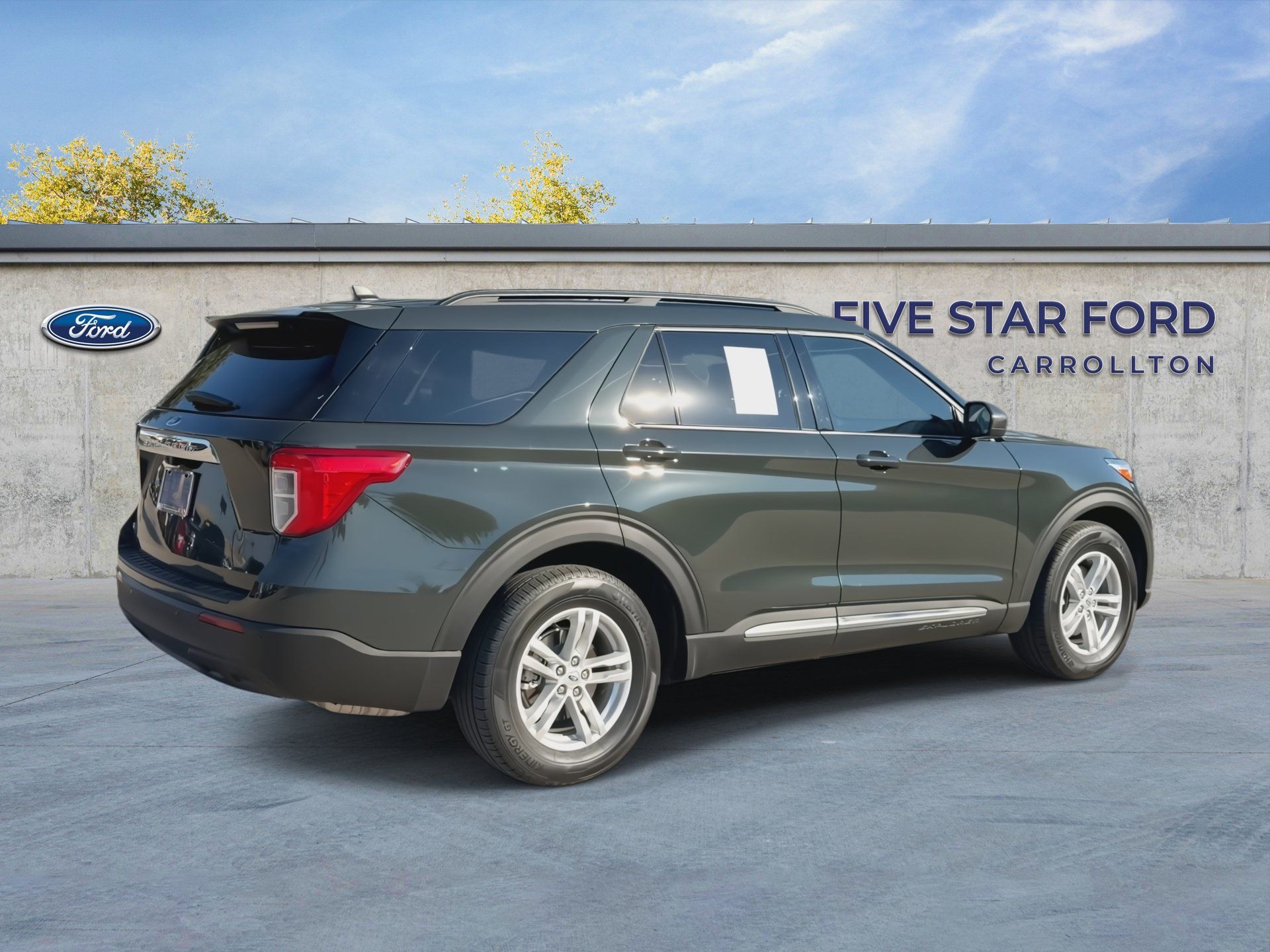 Certified 2023 Ford Explorer XLT RWD image 8