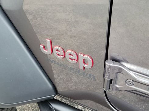 Used 2021 Jeep Wrangler Unlimited Rubicon AWD/4WD image 11