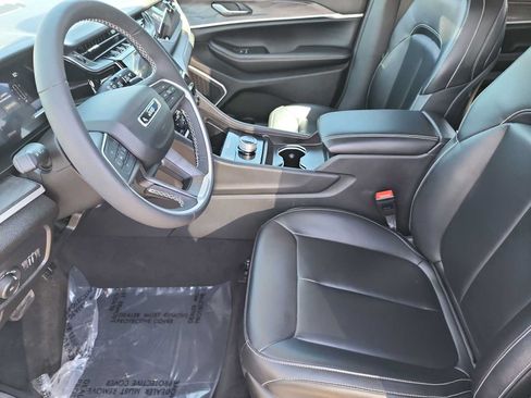Used 2024 Jeep Grand Cherokee L Limited RWD image 14