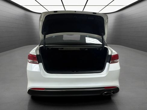 Used 2016 Kia Optima LX FWD image 19