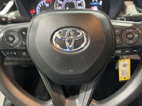 Used 2020 Toyota Corolla LE image 17