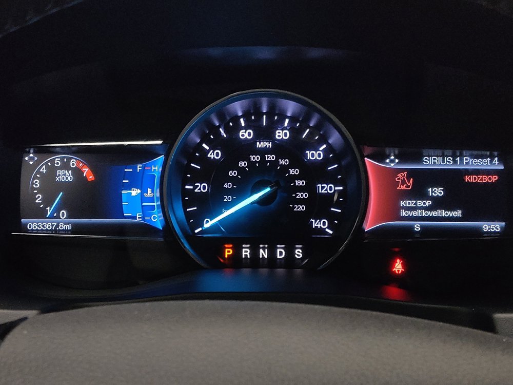 Used 2017 Ford Explorer XLT w/ Equipment Group 202A AWD/4WD image 23