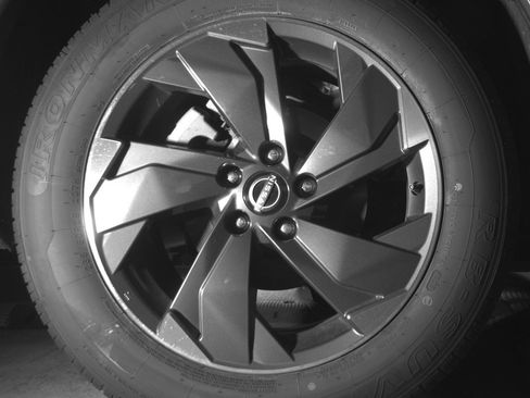 Used 2025 Nissan Rogue SV FWD image 15